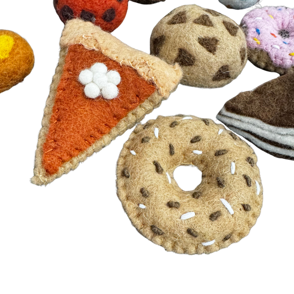 Dessert Cat Toy | Wool | Sprayed with Catnip