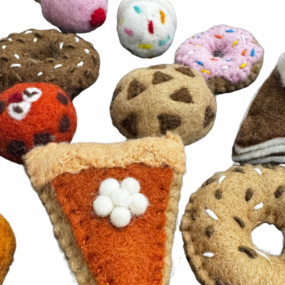 Dessert Cat Toy | Wool | Sprayed with Catnip