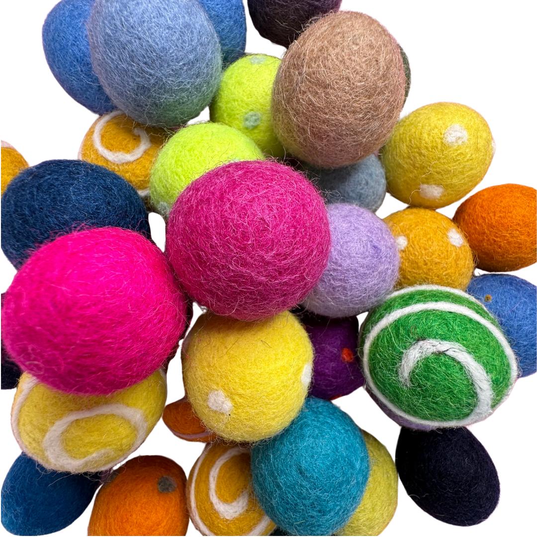 Ball-Wool-Catnip-Cat-Toy-CatnipTakeout