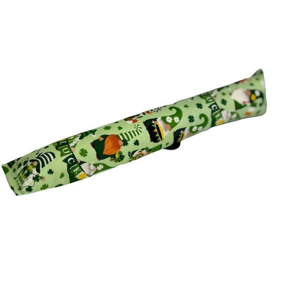 Lucky clover pattern kicker cat toy filled with catnip for solo play