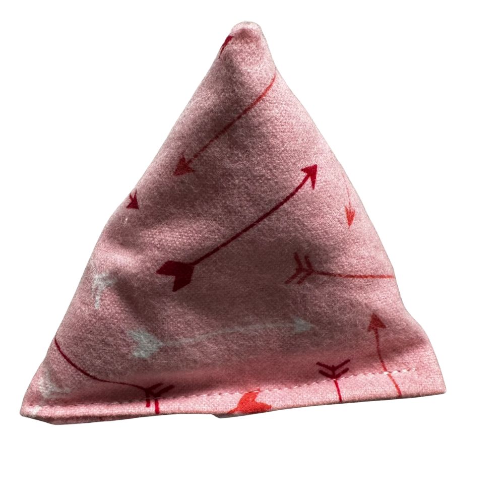 Single handmade Valentine arrow Happy Sack cat toy, pyramid-shaped and filled with signature premium catnip for interactive kitten and cat play. Made by CatnipTakeout.