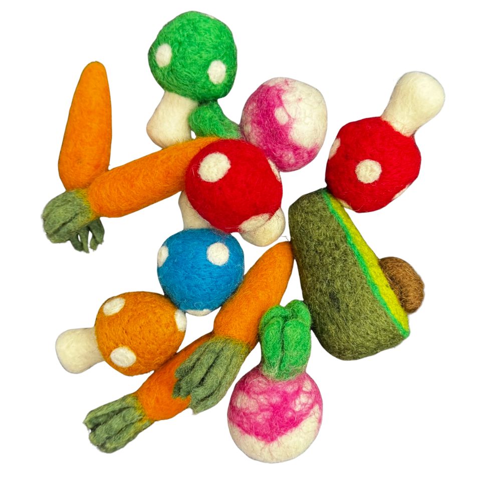 avocado-carrot-mushroom-radish.jpg
Assorted wool veggie cat toys including carrot, mushroom, avocado, and radish shapes, handcrafted from natural wool and sprayed with CatnipTakeout’s signature catnip spray for interactive play.